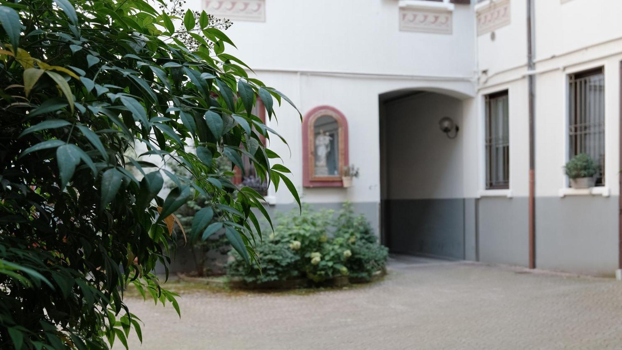 Garibaldi Isola Apartments - 80M From Garibaldi Station & 10Min From Centrale Station, Milan